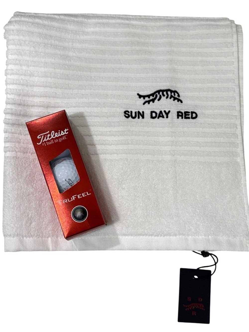 Sun Day Red 82 Golf Towel in white with sleeve Titleist TruFeel Golf Balls New